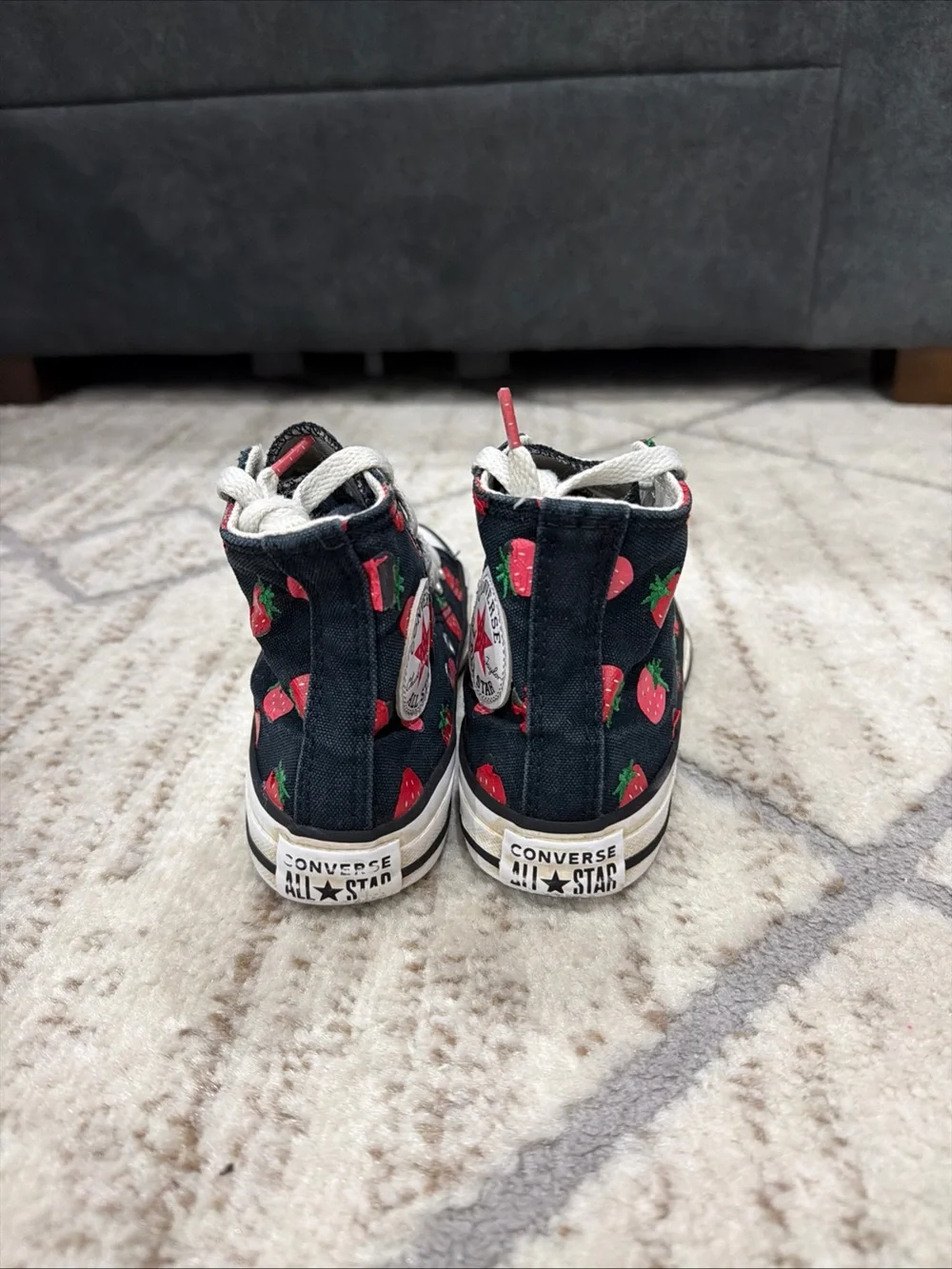 Converse Chuck Taylor Little Kids High Top Black Strawberries Size 12 A14928F